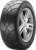 Gros plan de la bande de roulement Yokohama ADVAN A032R 165/70 R10 72 H