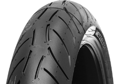 Gros plan de la bande de roulement Metzeler Sportec M7 RR 110/70ZR17 54 W Front TL M/C