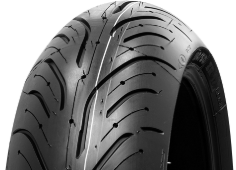Gros plan de la bande de roulement Michelin Pilot Road 4 160/60ZR17 (69 W) Rear TL M/C