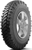 Gros plan de la bande de roulement Michelin O/R XZL 7.50 R16 116 N C