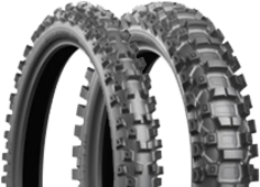 Gros plan de la bande de roulement Bridgestone X20 90/100-21 57 M Front TT