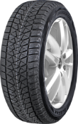 Gros plan de la bande de roulement Bridgestone Blizzak DM-V2 215/80 R15 102 R