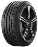 Gros plan de la bande de roulement Michelin Pilot Sport 4 245/40 R18 93 Y AO