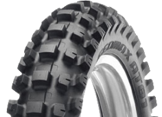 Gros plan de la bande de roulement Dunlop Geomax AT81 110/100-18 64 M Rear TT NHS