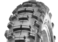 Gros plan de la bande de roulement Deli Tire SB-121 140/80-18 70 R Rear TT M/C FIM ENDURO COMPETITION