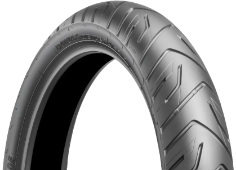 Gros plan de la bande de roulement Bridgestone Battlax Adventure A41 120/70 R19 60 V Front TL