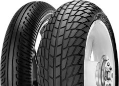 Gros plan de la bande de roulement Metzeler Racetec SM Rain 165/55 R17 Rear TL NHS