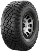 Gros plan de la bande de roulement BFGoodrich Mud Terrain T/A KM3 305/70 R16 118 Q POR