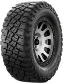 Gros plan de la bande de roulement BFGoodrich Mud Terrain T/A KM3 305/60 R18 121/118 Q POR