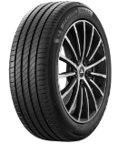 Gros plan de la bande de roulement Michelin Primacy 4 205/55 R17 91 V S1