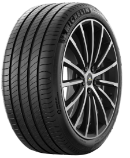 Gros plan de la bande de roulement Michelin Primacy 4 245/40 R18 97 Y XL, MO