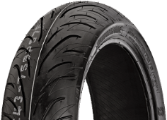 Gros plan de la bande de roulement Bridgestone Battlax Sport Touring T31 160/60ZR18 70 W Rear TL