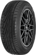 Gros plan de la bande de roulement Toyo Proxes TR1 245/45 R16 94 W