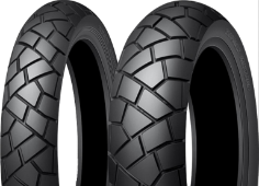 Gros plan de la bande de roulement Dunlop Trailmax Mixtour 150/70 R17 69 V Rear TL