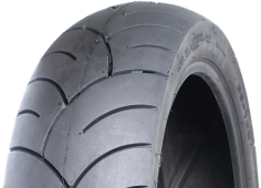 Gros plan de la bande de roulement Deli Tire SB-105 130/70-16 61 P Rear TL