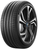 Gros plan de la bande de roulement Michelin Pilot Sport EV 265/40 R20 104 Y XL, AO