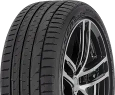 Gros plan de la bande de roulement Falken Azenis FK520