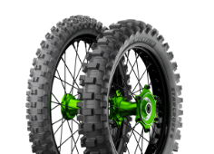 Gros plan de la bande de roulement Michelin Starcross 6 90/100-21 57 M Front TT NHS Medium Hard