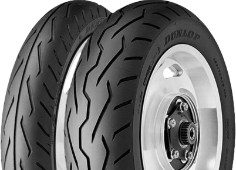 Gros plan de la bande de roulement Dunlop D251 190/60 R17 78 H Rear TL M/C