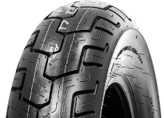 Gros plan de la bande de roulement Dunlop D404 150/80 B16 71 H Rear TL
