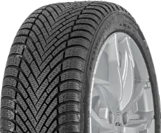 Gros plan de la bande de roulement Pirelli Powergy Winter