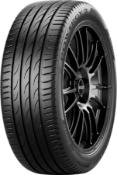 Gros plan de la bande de roulement Pirelli Powergy 2 245/45 R18 100 Y XL