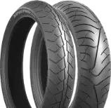Gros plan de la bande de roulement Bridgestone BT 020 120/70 B17 58 V Front TL M/C M