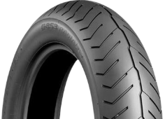 Gros plan de la bande de roulement Bridgestone G 853 130/70 R18 63 H Front TL G