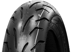 Gros plan de la bande de roulement Bridgestone B01 100/90-10 56 J Front/Rear TL