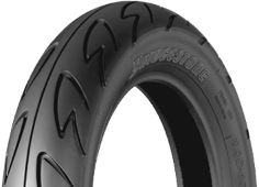 Gros plan de la bande de roulement Bridgestone B01 90/90-12 44 J Front TL