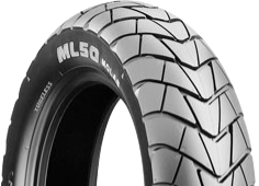 Gros plan de la bande de roulement Bridgestone ML 50 140/60-13 57 L Front/Rear TL M/C