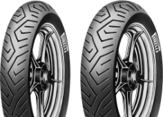 Gros plan de la bande de roulement Pirelli MT 75 120/80-16 60 T Rear TL M/C