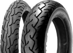Gros plan de la bande de roulement Pirelli Route MT 66 150/90-15 74 H Rear TL M/C
