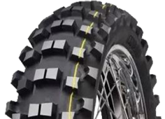 Gros plan de la bande de roulement Mitas C-18 120/90-18 65 R Rear TT Yellow, SUPER