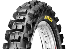 Gros plan de la bande de roulement Maxxis M7312 Maxxcross SI 110/90-19 62 M Rear TT NHS
