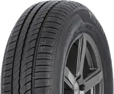 Gros plan de la bande de roulement Pirelli Cinturato P1