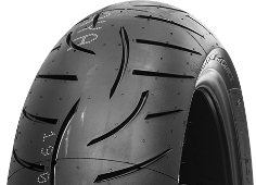 Gros plan de la bande de roulement Metzeler Roadtec Z8 Interact 160/60ZR18 (70 W) Rear TL M/C M