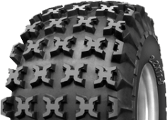 Gros plan de la bande de roulement BKT AT-111 22x11-8 48 J E