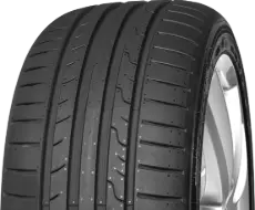 Gros plan de la bande de roulement Dunlop Sport Bluresponse